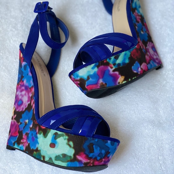 SOLDTasha floral velvet women’s Wedge Sandals 9 - Picture 2 of 8